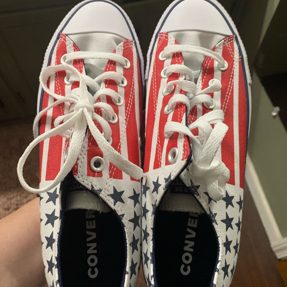 New w/o tag red white and blue low tops